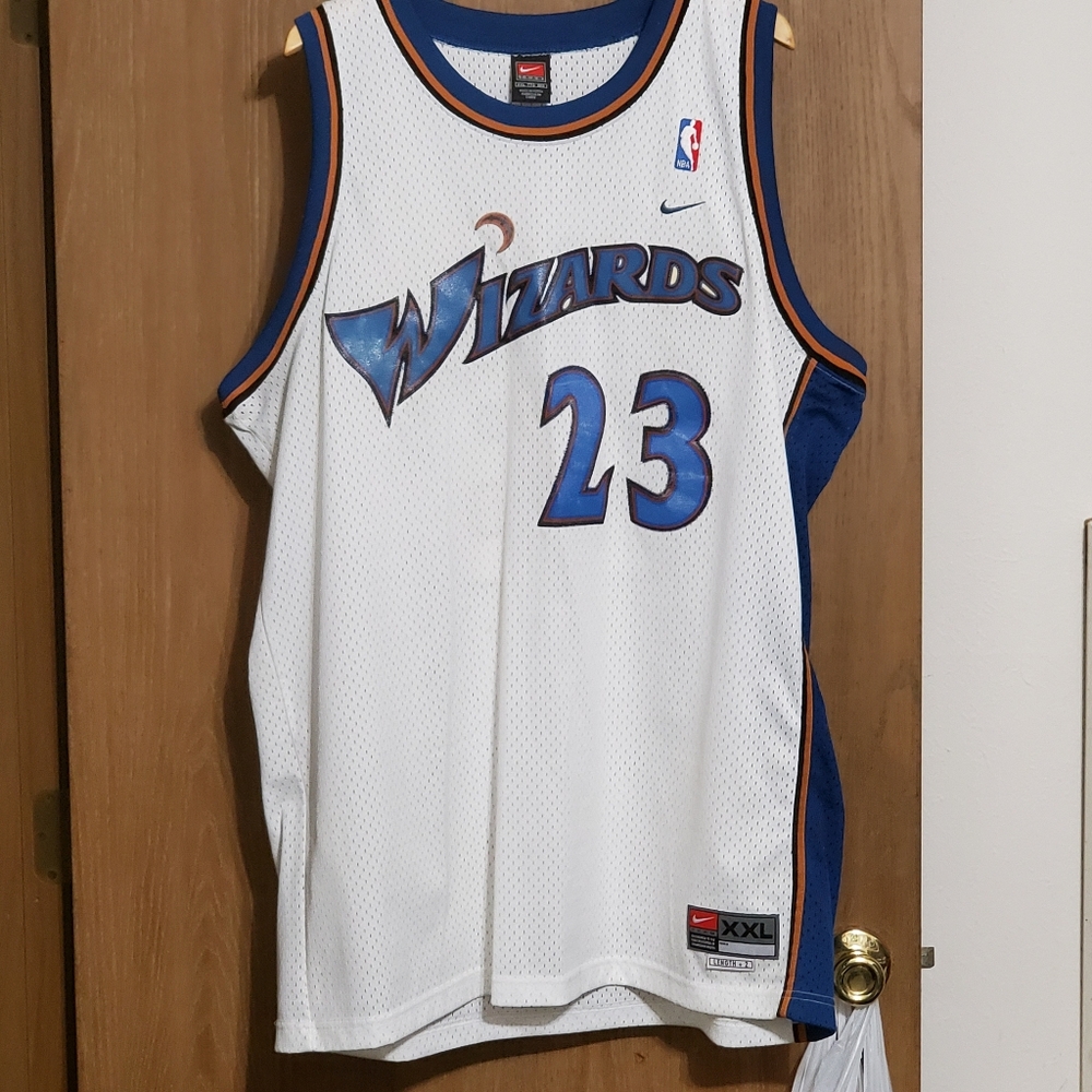 Nike x NBA
Washington Wizards Swingman Jersey
#23